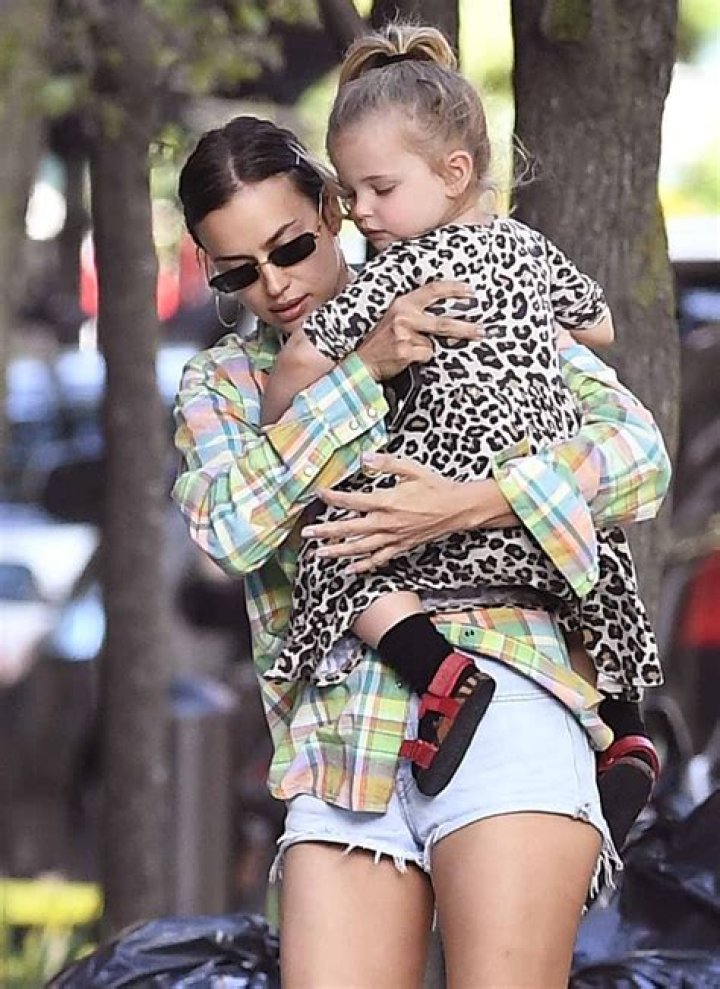 Irina Shayk Kids: Unpacking Her Private Family Life