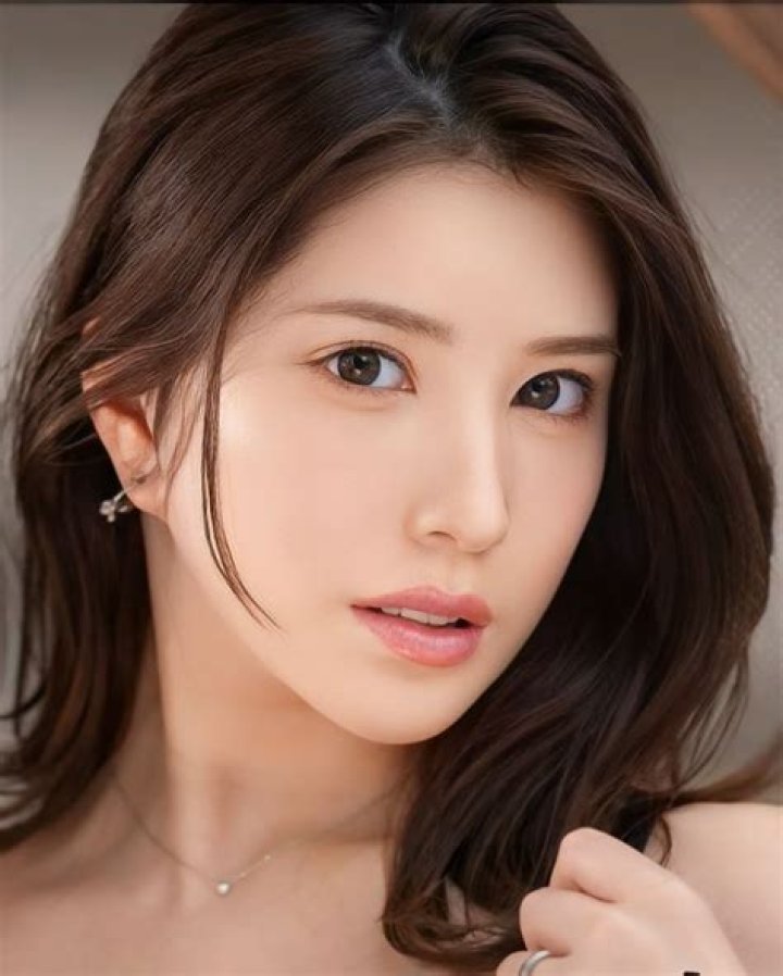 sone385: The Unexpected Train Trip of K-Cup Model Hikaru Nagi